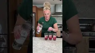 Alcohol-free drinks to make this holiday season 📅🥤 #shorts