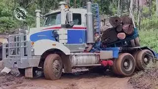 Extreme Trucking Disasters: Heavy Equipment Fails Compilation!