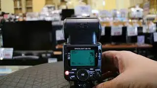 NIKON SPEEDLIGHT SB-700