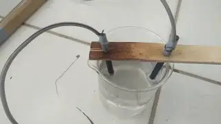 Making bleach via electrolysis (AKA 3rd boring experiment)