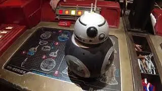 Star Wars Droid Depot - Galaxy's Edge  Disney's - Hollywood Studios - Build your Droid - BB-8 - R2D2