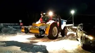 Работа трактора Valtra T 194 Active с отвалом в ночное время