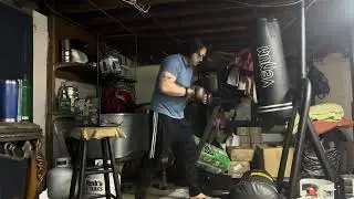 70lb classic boxing bag work out bas rutten 2 minute mma gloves