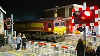 Trains at Lincoln High Street Level Crossing, Lincolnshire (December 2019)