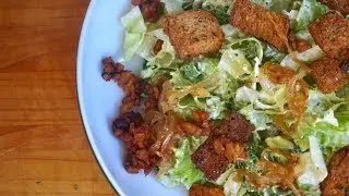 VEGAN CAESAR SALAD W/ TEMPEH BACON BITS & CARAMELIZED ONIONS | #allhailcaesarsalad