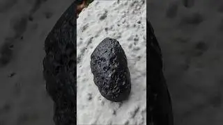 Tektite: The Crystal of Expansion, Transformation, and Clarity 💎🧘🏻&zwj;♀️