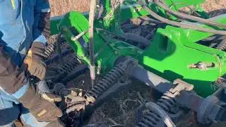 Basic row unit/opener inspection on a John Deere air seeder