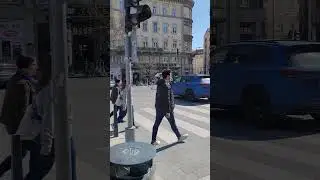 Traffic control at Arany J&aacute;nos utca