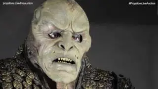 Lot 106 - FARSCAPE (TV 1999-2003) - Scarran Captain Jenek  Costume, Prosthetics and Scarran Weapon