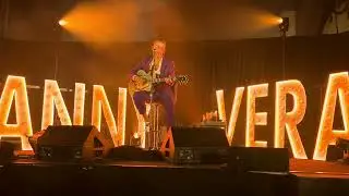 Danny Vera - Too Much Love Will Kill You (10-11-23 De Oostkerk - Middelburg)