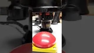 Portrait Video Sirenenalarm / Siren Alarm (4K) 2027 High Ende