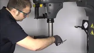 How to instal the motorbike tyre mounting tool