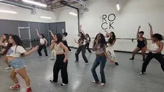 llegs ll   Only girl in the world  - Rehearsal for NBA half time show - July 5th Las Vegas