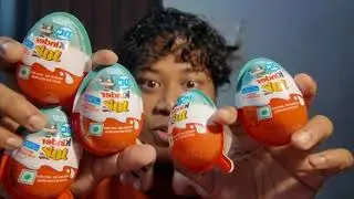 FOUND GOLDEN BATMAN - DC Edition Kinder Joy Eggs Opening First Attempt