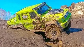 RC Cars MUD BATTLE Mercedes G63 6x6 VS Jeep 4x4 - What is the BEST?