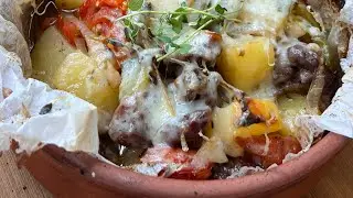 Arnaki ( lamb ) kleftiko / &alpha;&rho;&nu;ά&kappa;&iota; &kappa;&lambda;έ&phi;&tau;&iota;&kappa;&omicron; &mu;&epsilon; &pi;&alpha;&tau;ά&tau;&epsilon;&sigmaf;