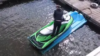 Cъезд гидроцикла с понтона