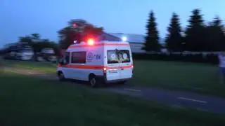 Kerékpárúton vonuló mentő teljes útlezárásnál a 86-os főúton, Szombathely határában