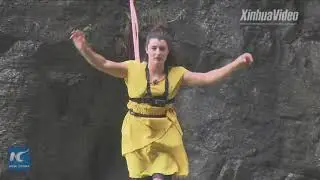 Thrilling! Women participate in daredevil slackline contest in C. China
