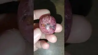 Rhodonite & Rhodocrosite #rhodonite​#rhodocrosite​ #testing​ #crystals​ #geology​ #shorts