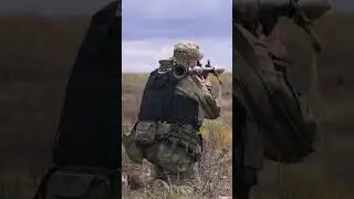 #Short Ukrainiens tirent au lance roquette sur troupes Russes
