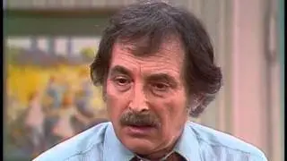 Exclusive Clip: See Star Bill Macy Break Down Discussing MAUDE&rsquo;s Controversial Alcohol Abuse Episode