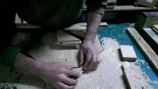Versailles parquet flooring - The traditional method of panel assembly