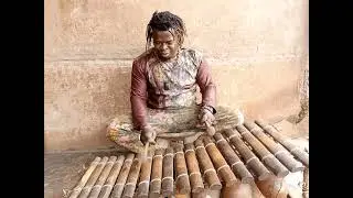 kalifa Diabaté ça c'est le balanfon toussian