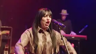 Country Hits Live!
