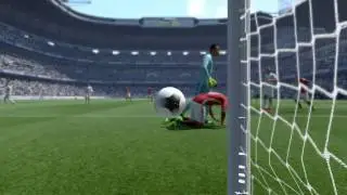 FIFA 17 - Martial scores with his butt.