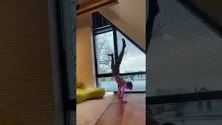 Skok-pompka-stanie!🔥. Dynamiczne wejście na ręce,pompki na rękach i perfekcyjny handstand.#power