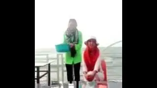 چالش سطل آب یخ لیلا بلوکاتIranian Ice Bucket Challenge Leyla boloukat