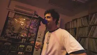 HUNNY - &ldquo;kick ur teeth in&rdquo; (Live at KXLU)