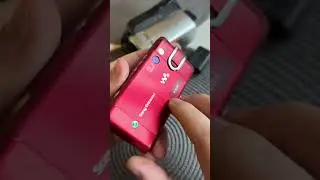 #sonyericsson #w995 #walkman #cellphone #phone #slider #gsm #nostalgic #nostalgia #red #tech