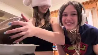 Baking while blind and deaf challenge with bestie❤️🙈🙉