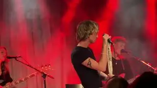 Isak Danielson - Broken (Live @ Rotown)