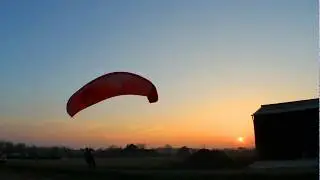 Timelapse gonflage parapente par vent faible
