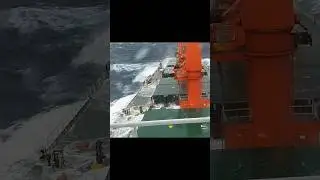 Bulk Carrier&nbsp;Ship in Bad weather&nbsp;🌊🚢‼️ // #shorts #short #viral #bulkcarriership