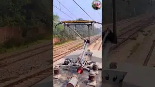 Why do electric train wires not break? The secret of the pantograph Electric Train Technology #short