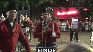 CRESCENDO SHOWBAND BICYCLE FIETS FANFARE  VISMARKT GRONINGEN VIDEO YOUTUBE BERT