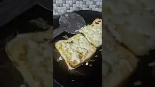 Ryan makes yummy cheese garlic bread toast 😍🧀 #shorts