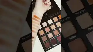 VIOLET VOSS PRO EYE SHADOW PALETTE in just 850 Rs #makeup #eyemakeup #eyeshadow #eyeshadowpalette