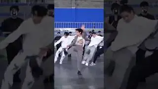 V dance new short #trending #bts #kimtaehyung #btsarmy #btsdance