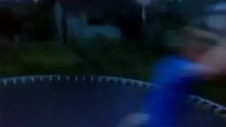 Christian hopper p&aring; trampolin