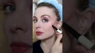 контурный стик холодного тона для бледных девушек?