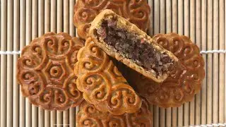 Mixed Nuts Mooncake 五仁月饼 | TheSugarCrumble