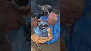 Ford Expedition Front wheel bearing noise #auto #automobile