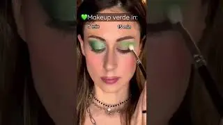 💚 Trucco verde in 5 min vs 15 min - makeup tutorial #truccoocchi #greenmakeup