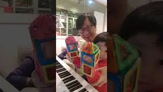 周杰倫《夜曲》練習中卡卡卡，但小兒子亂入忍不住留下這紀錄 #育兒生活