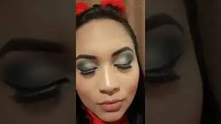 Make na cor verde com gliter ❤